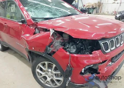 2023 Jeep Compass Latitude Lux Fwd z USA, uszkodzony, nr VIN 3C4NJDFN9PT545706